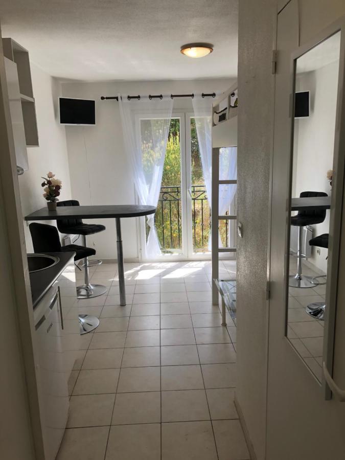 Apartment Agreable Studio Au Calme Proche 15 Minutes A Pied
